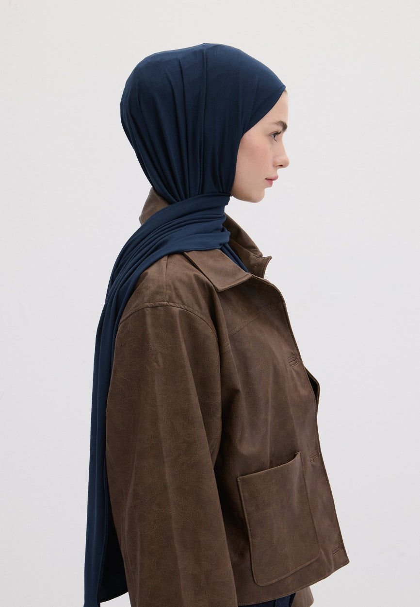 Qivola Bamboo Jersey Scarf in Blue Dark, detail view