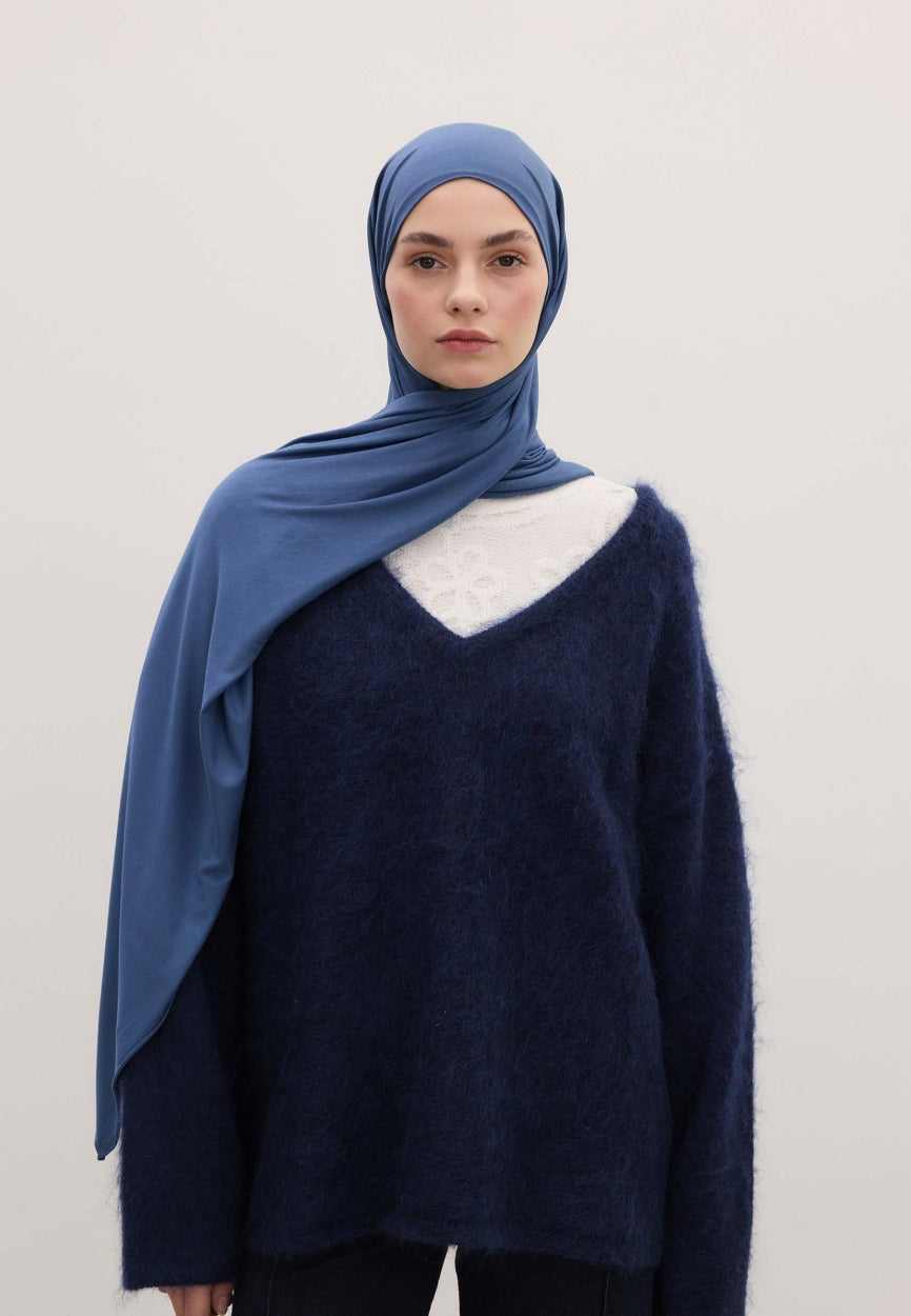 Qivola Bamboo Jersey Scarf in Blue, detail view (variant 2)