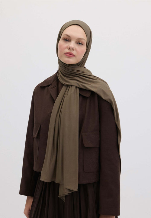 Qivola Bamboo Jersey Scarf in Brown Coffee, front view (variant 1)