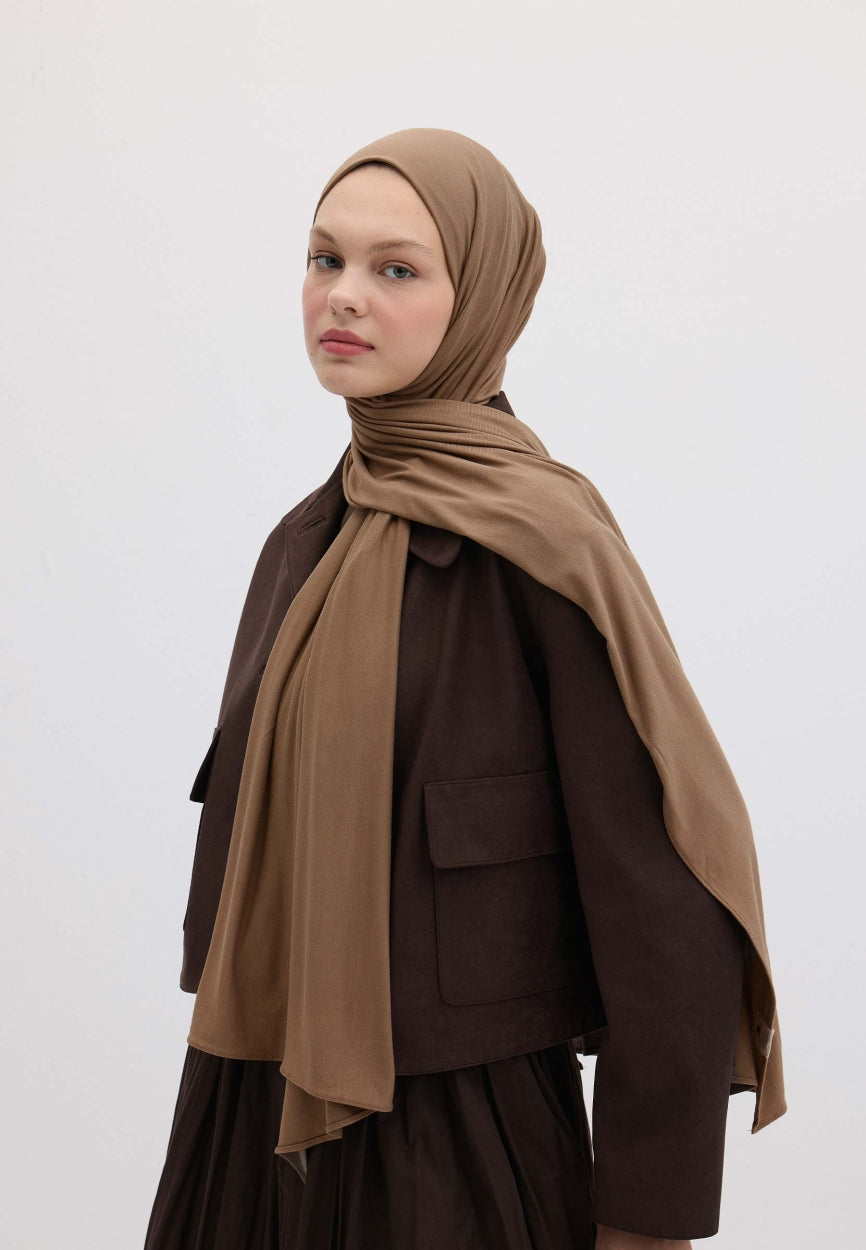 Qivola Bamboo Jersey Scarf in Brown Coffee, back view (variant 3)