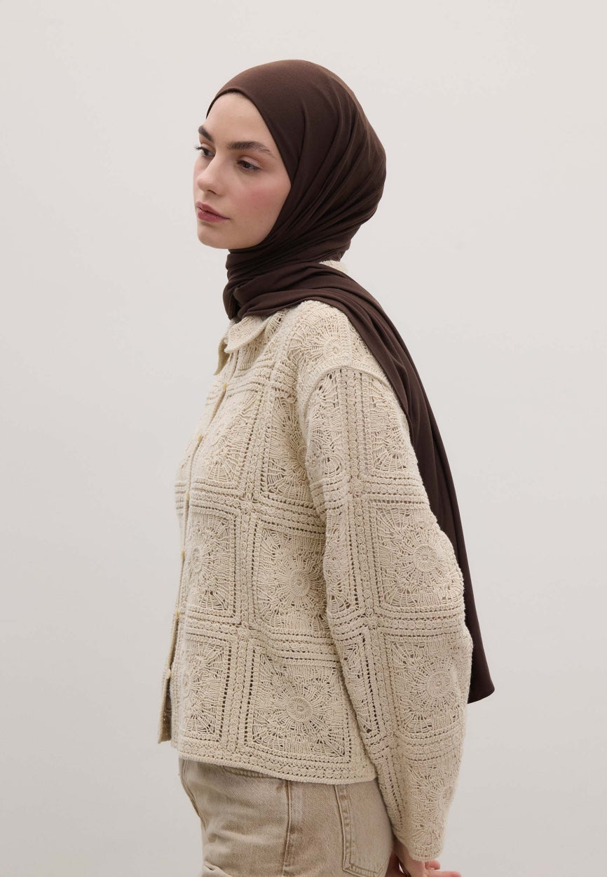 Qivola Bamboo Jersey Scarf in Brown Coffee, close-up detail (variant 4)