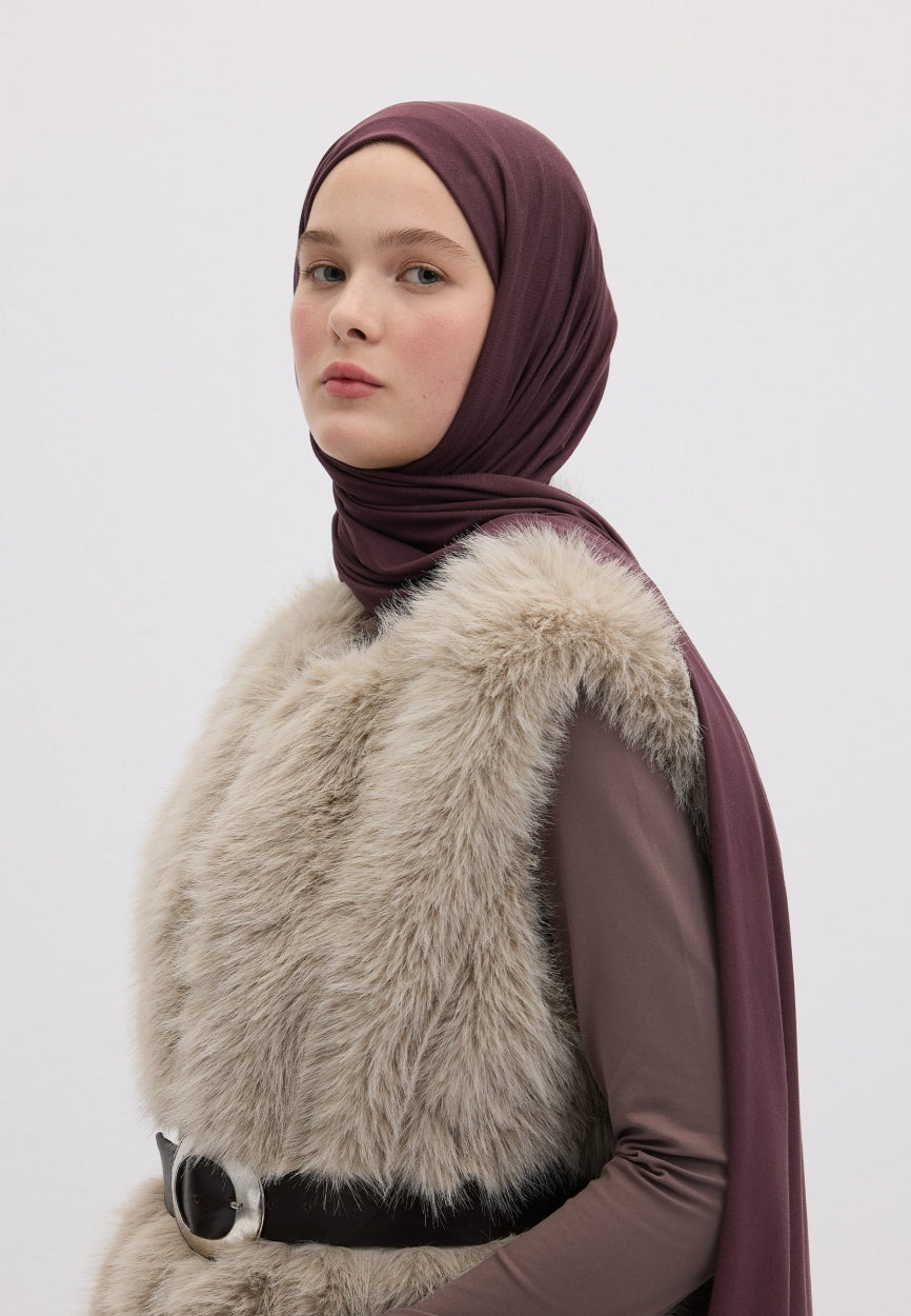 Qivola Bamboo Jersey Scarf in Bruise, side view (variant 2)