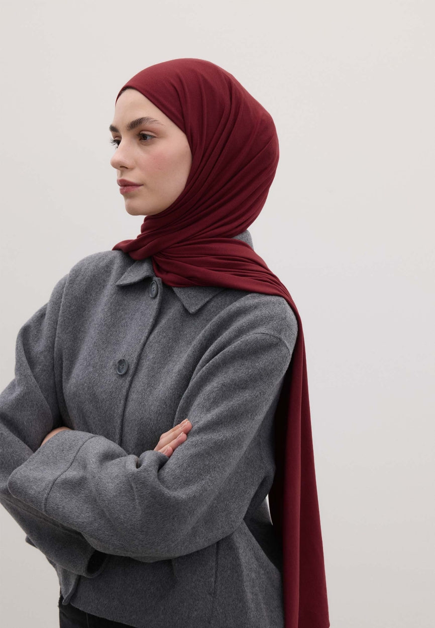Qivola Bamboo Jersey Scarf in Burgundy, front view (variant 1)