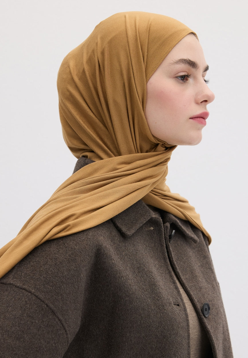 Qivola Bamboo Jersey Scarf in Camel, detail view