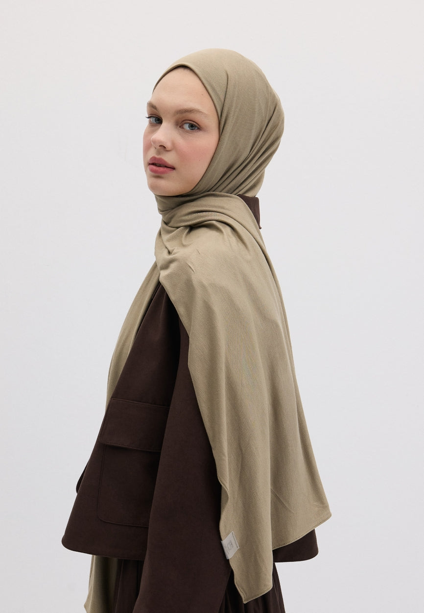 Qivola Bamboo Jersey Scarf in Green, back view