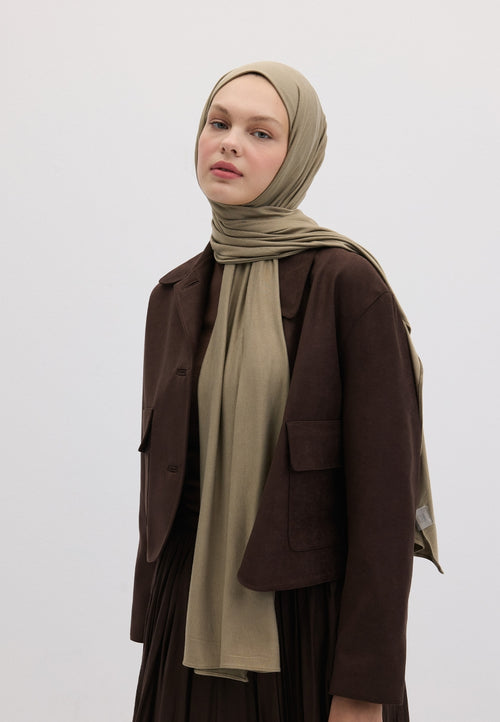 Qivola Bamboo Jersey Scarf in Green, side view