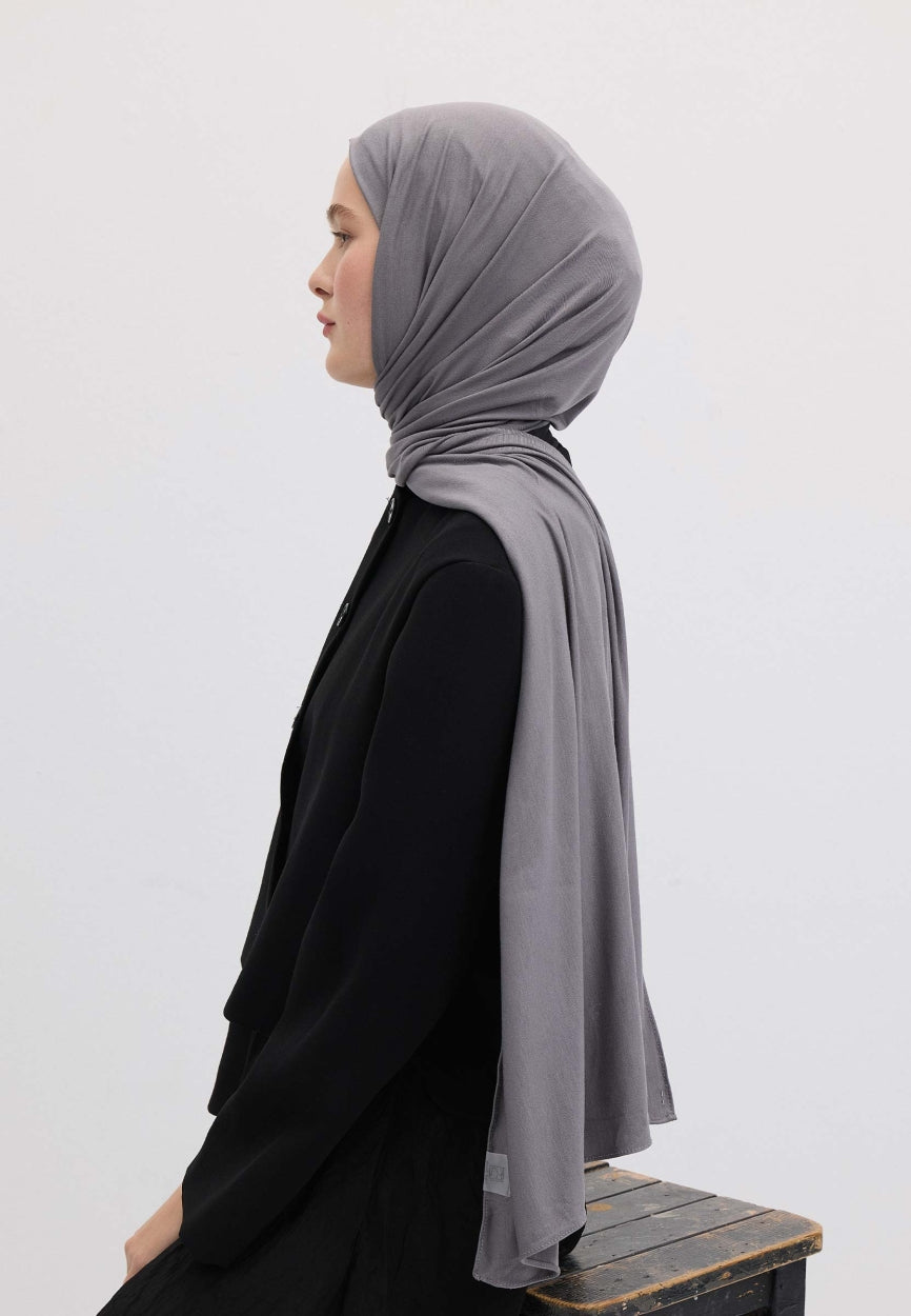 Qivola Bamboo Jersey Scarf in Grey, detail view