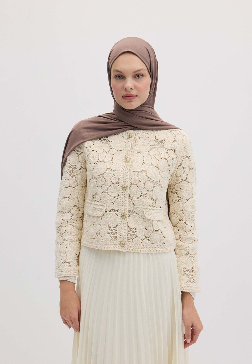 Qivola Bamboo Jersey Scarf in Hair, detail view