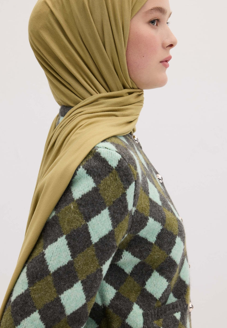 Qivola Bamboo Jersey Scarf in Jade Yellow, detail view