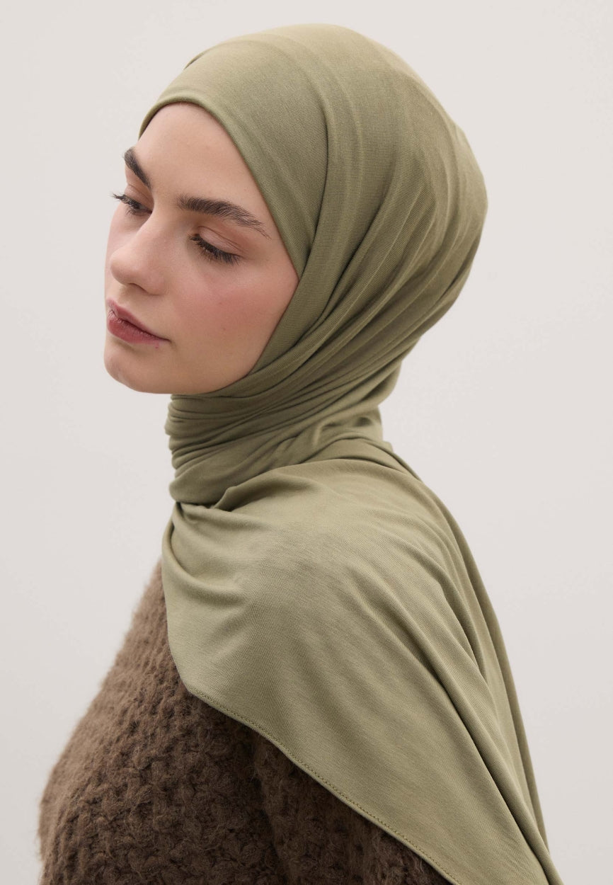 Qivola Bamboo Jersey Scarf in Khaki, detail view