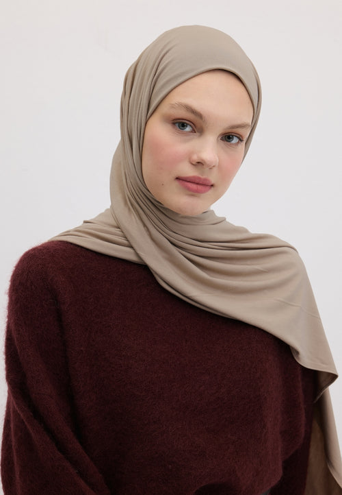 Qivola Bamboo Jersey Scarf in Mink, side view