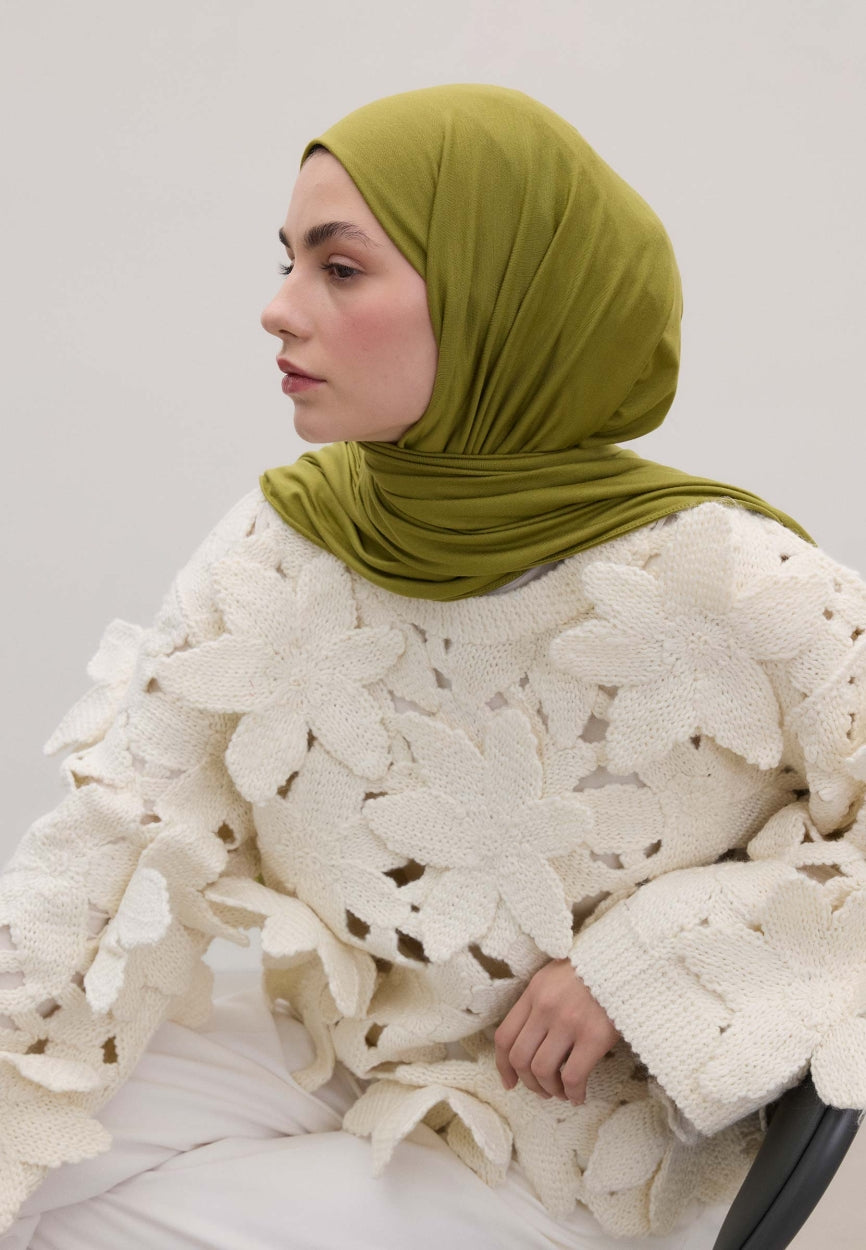 Qivola Bamboo Jersey Scarf in Olive, detail view