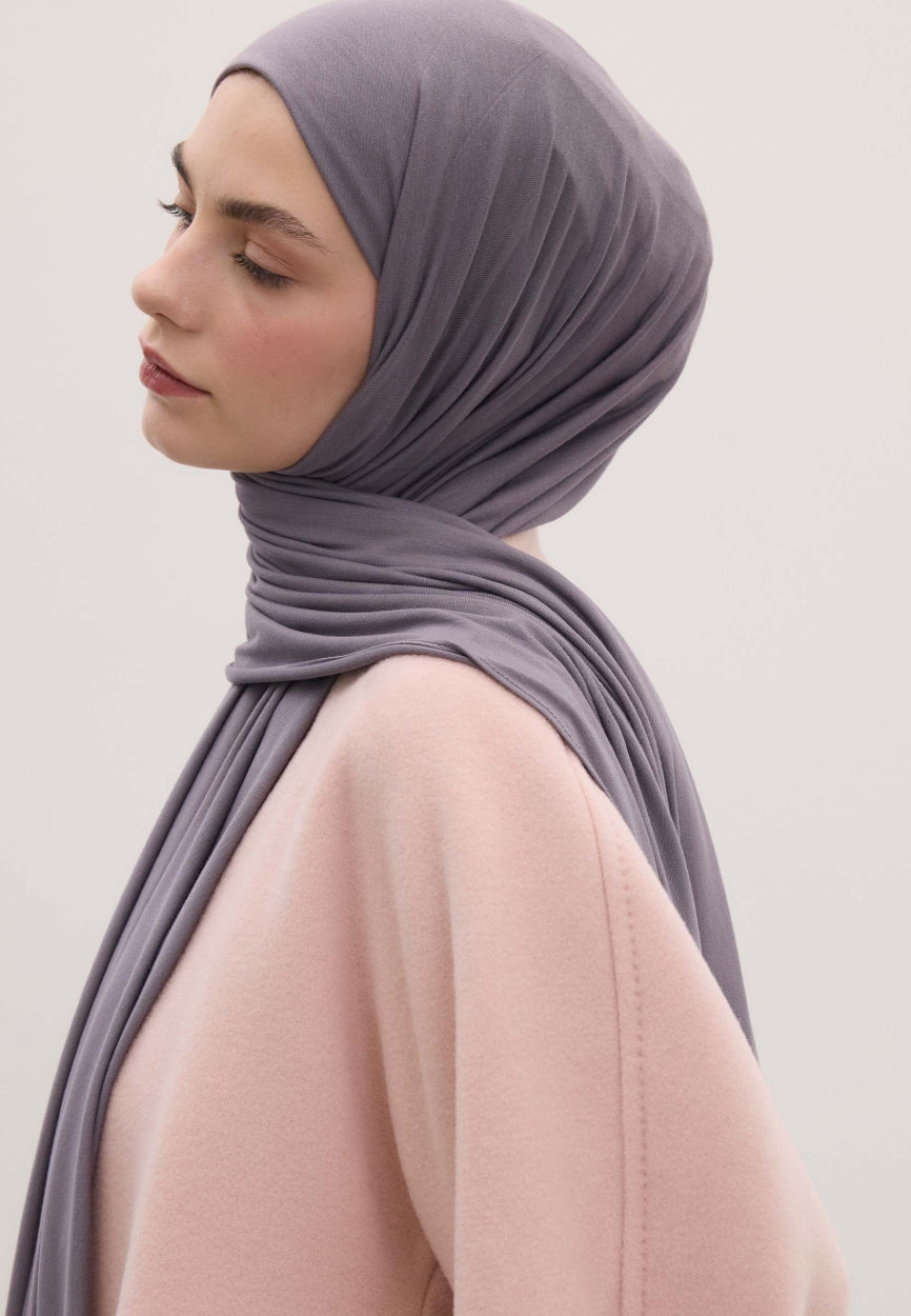 Qivola Bamboo Jersey Scarf in Orchid, detail view