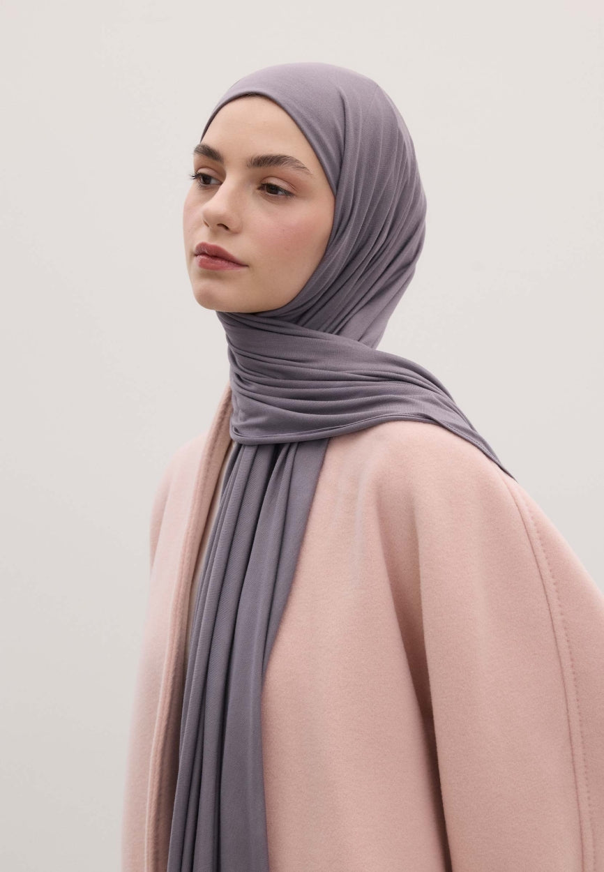 Qivola Bamboo Jersey Scarf in Orchid, side view