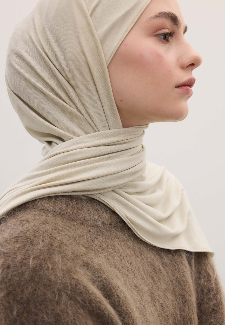 Qivola Bamboo Jersey Scarf in Pale Green, back view