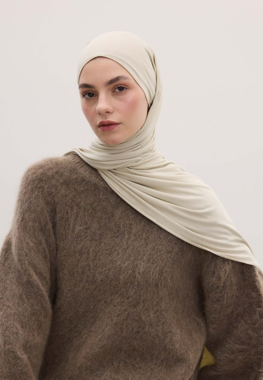 Qivola Bamboo Jersey Scarf in Pale Green, side view