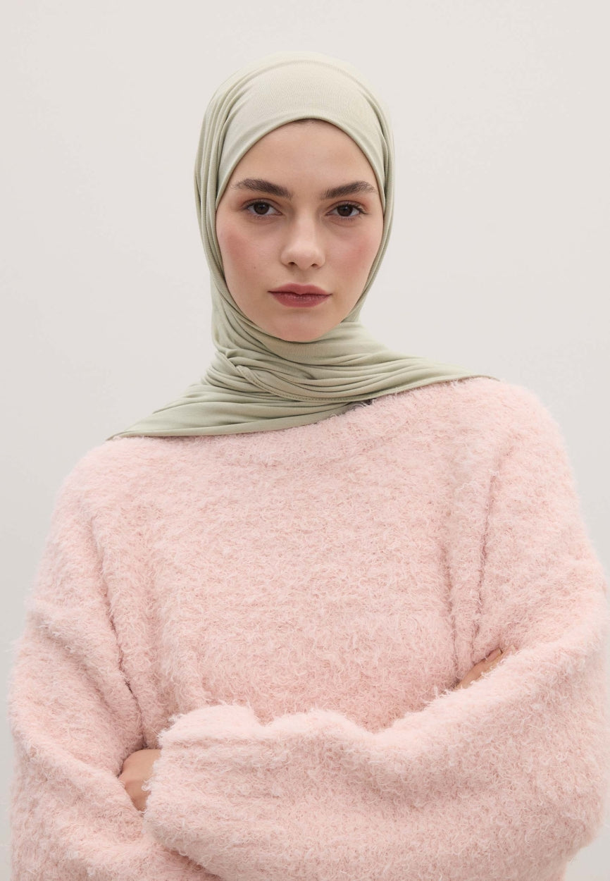 Qivola Bamboo Jersey Scarf in Pastel Green, back view