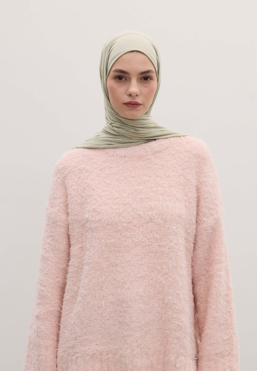 Qivola Bamboo Jersey Scarf in Pastel Green, detail view