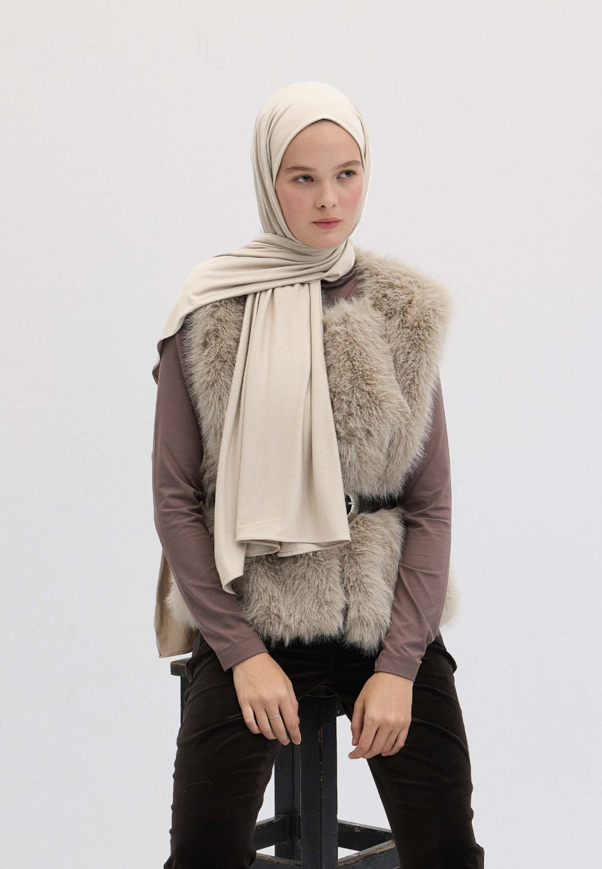 Qivola Bamboo Jersey Scarf in Pearl, detail view