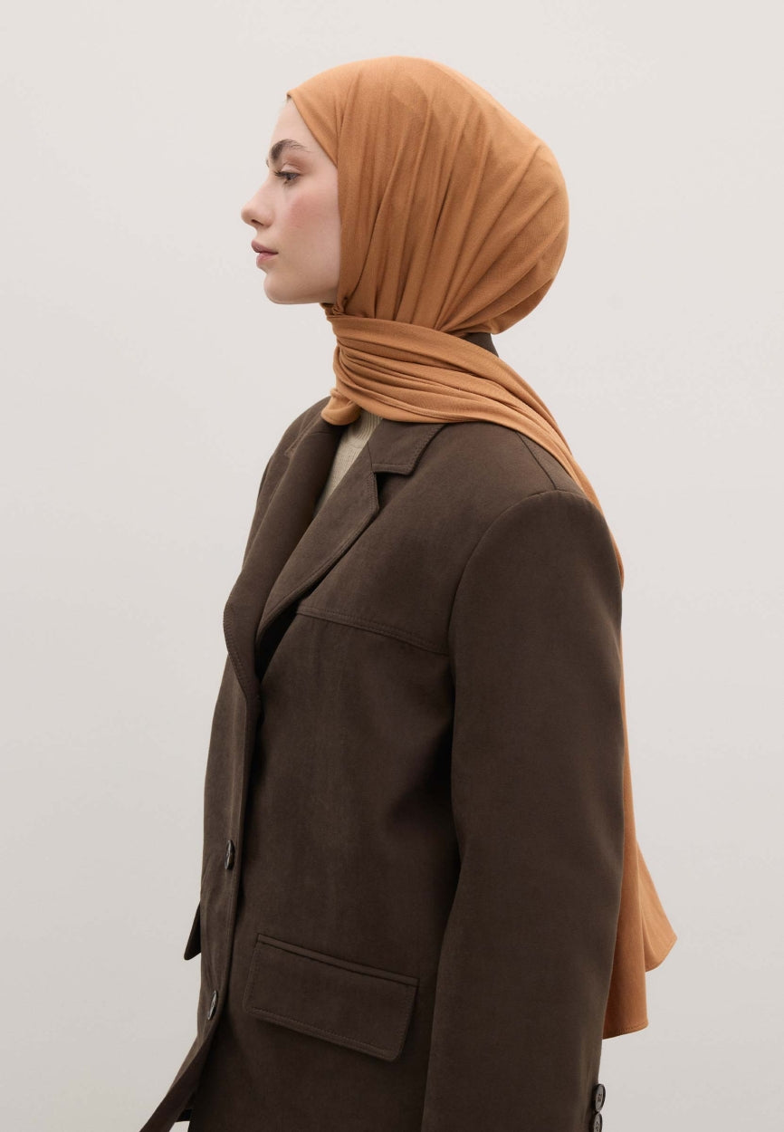 Qivola Bamboo Jersey Scarf in Peel, side view (variant 1)