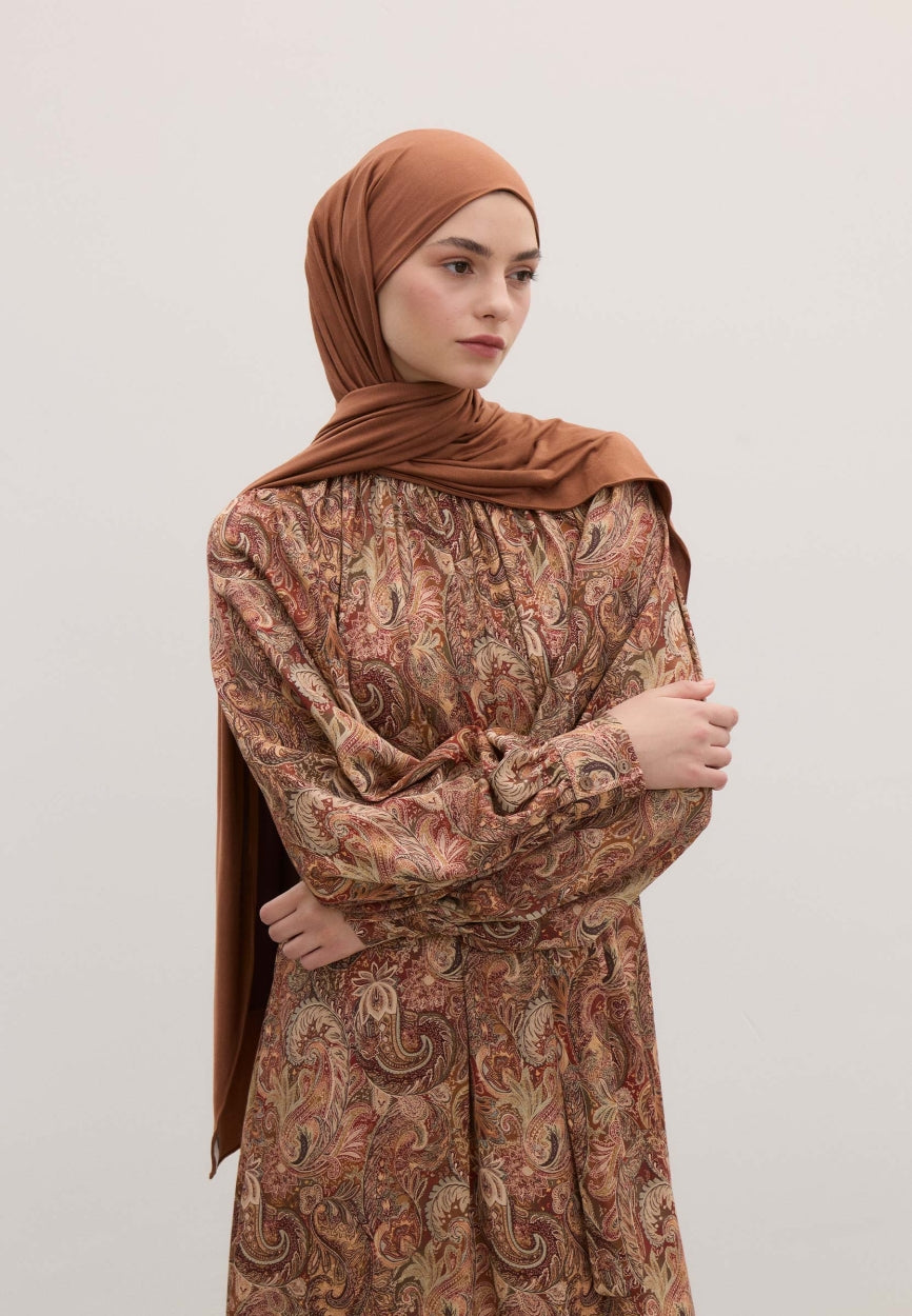 Qivola Bamboo Jersey Scarf in Peel, front view (variant 2)