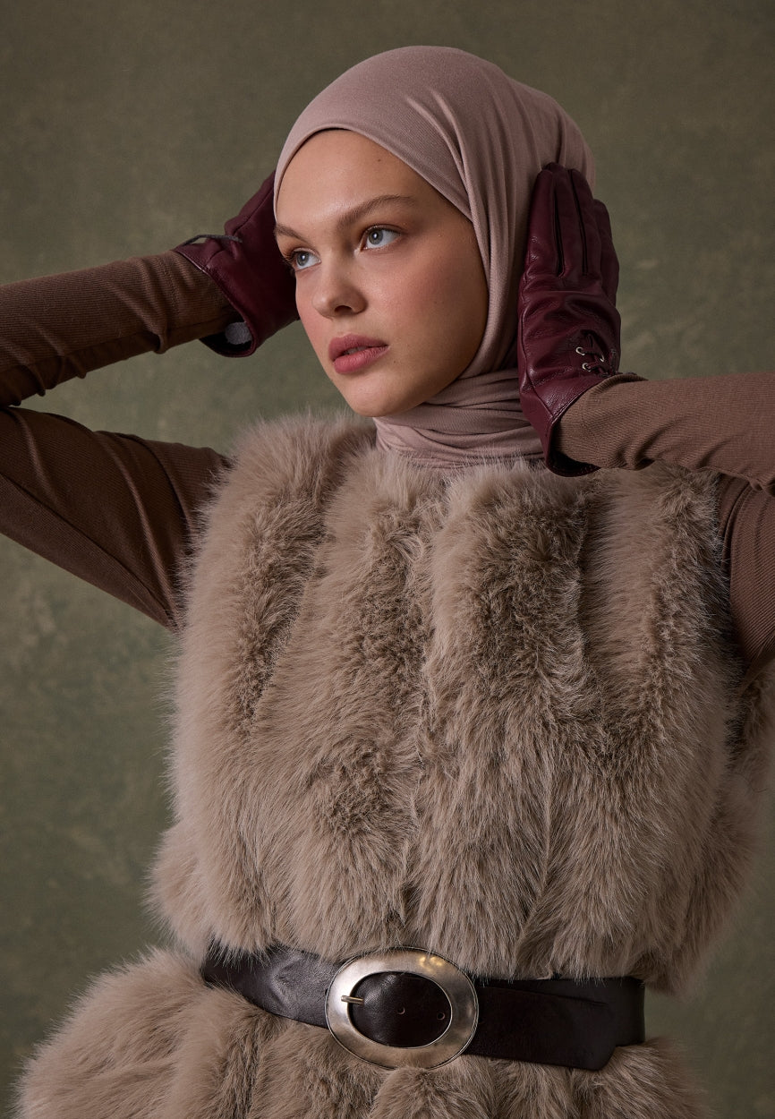 Qivola Bamboo Jersey Scarf in Pink, front view