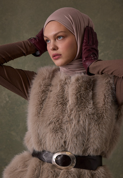 Qivola Bamboo Jersey Scarf in Pink, front view