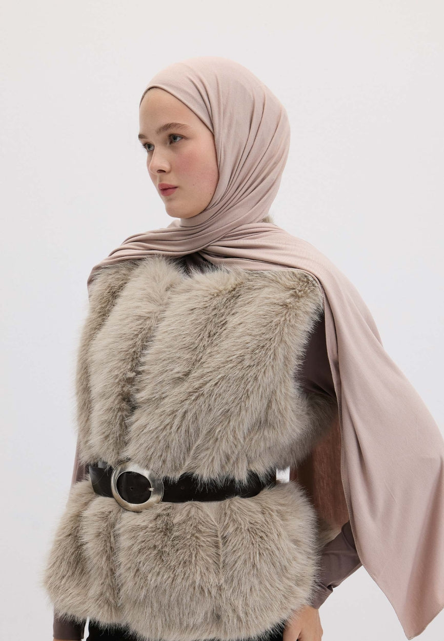 Qivola Bamboo Jersey Scarf in Rose, side view