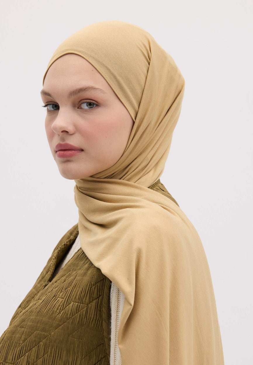 Qivola Bamboo Jersey Scarf in Sahara, detail view