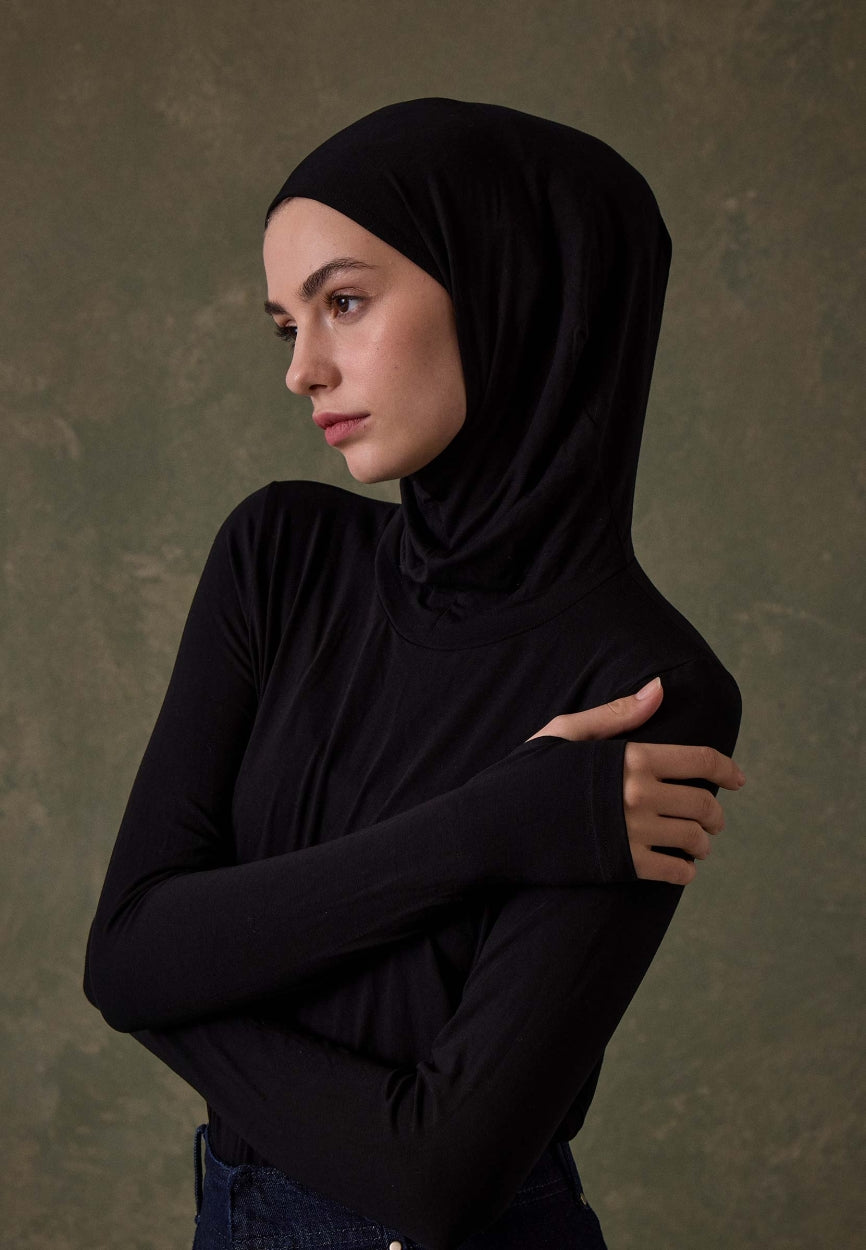 Black Bonnet Head Body side angle showing elegant silhouette