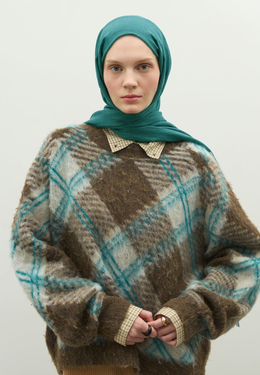 Front view of Green Cashmere Textured Scarf Oil, modest Scarf for outdoor events