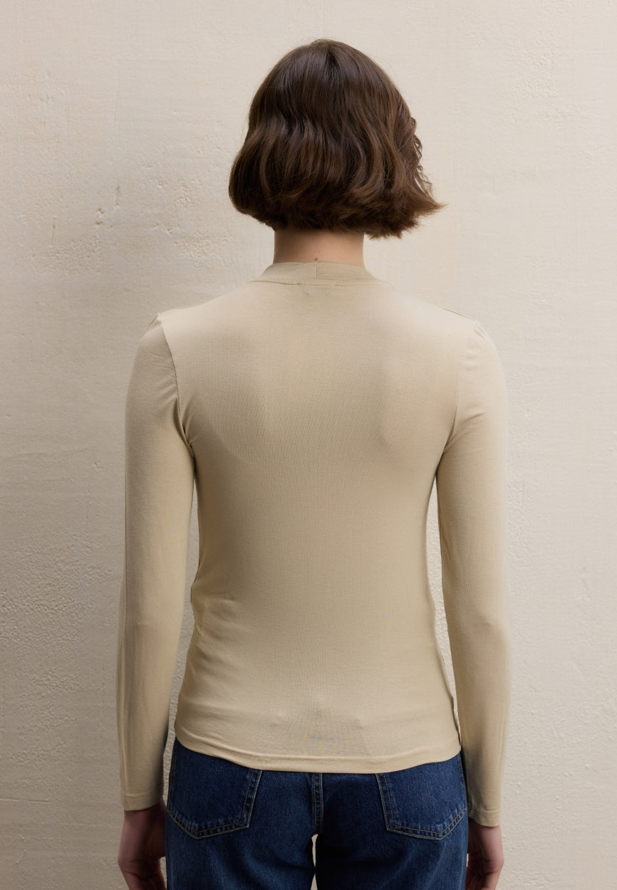 Qivola Long Sleeve Bamboo Body Undershirt in Beige, detail view