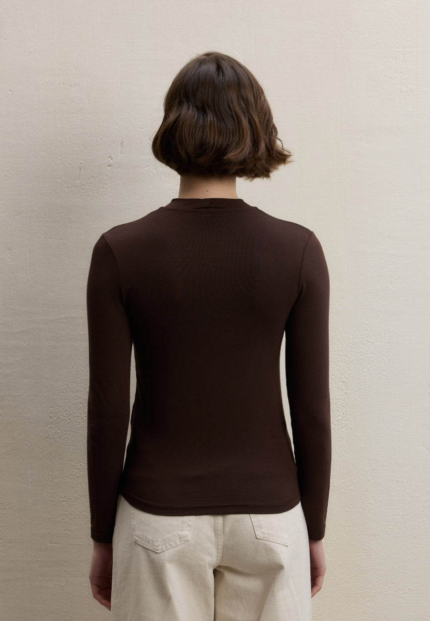 Qivola Long Sleeve Bamboo Body Undershirt in Brown Coffee, detail view