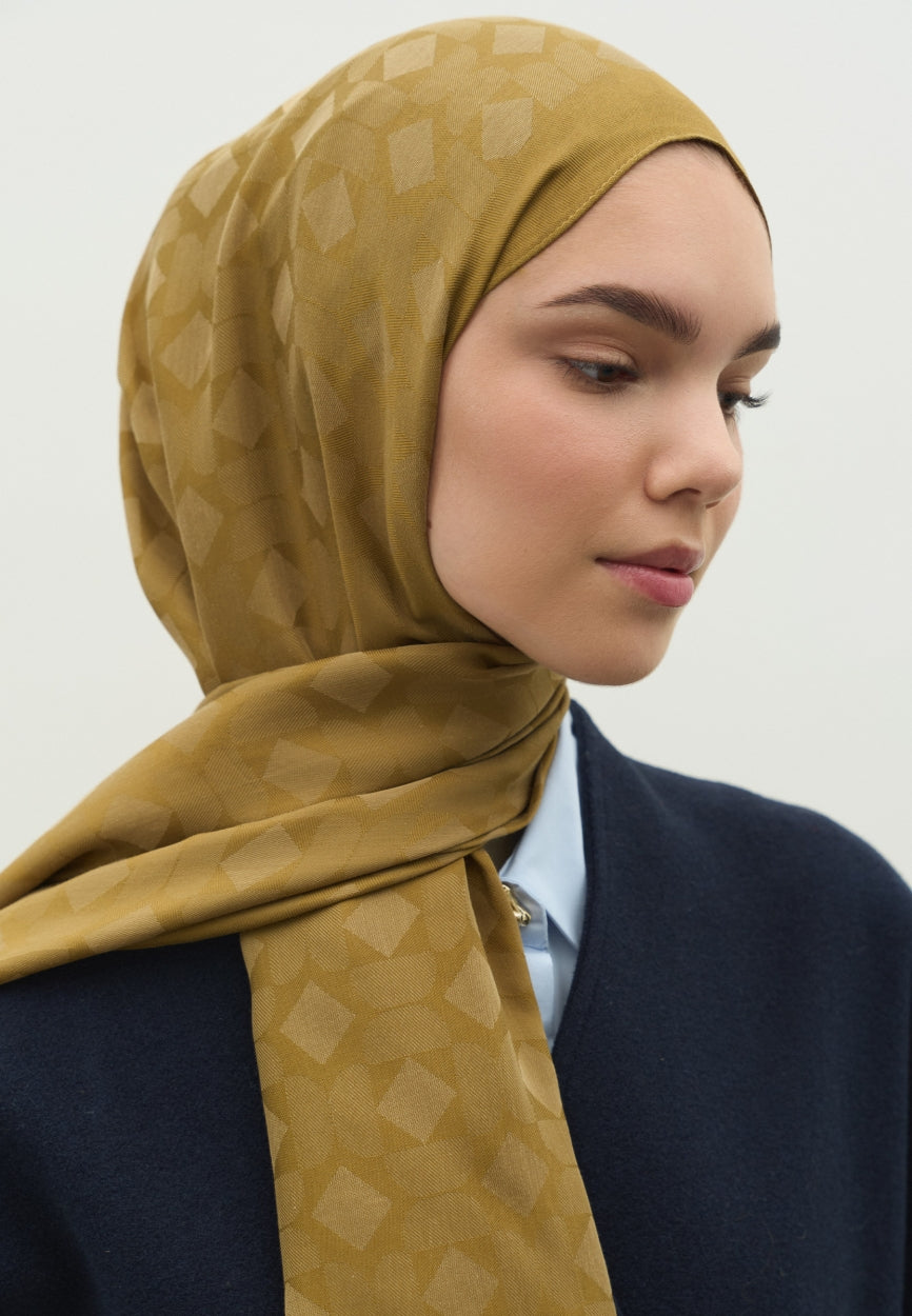 Back view of Sahara Oslo Cotton Jacquard Flush Hijab Sahra displaying full coverage design