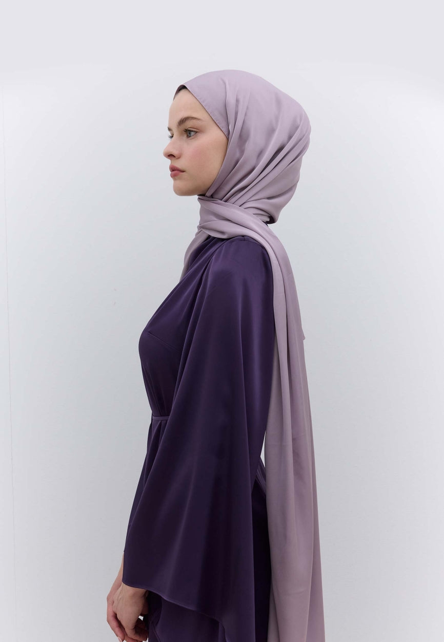 Qivola Premium Chiffon Scarf in Lavender, detail view