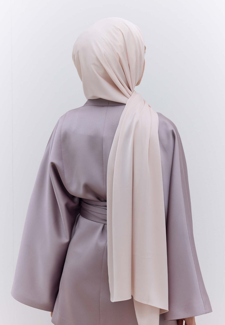 Qivola Premium Chiffon Scarf in Pink, detail view