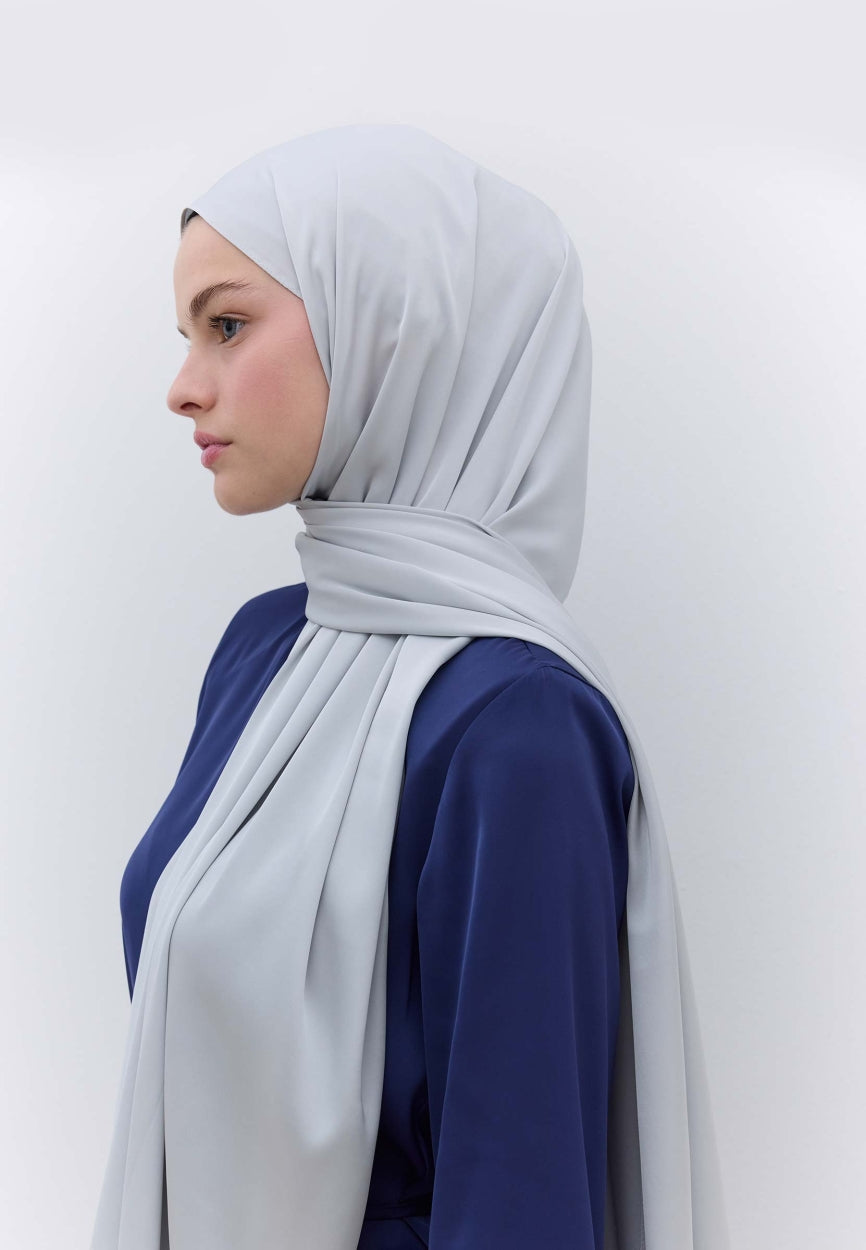 Qivola Premium Chiffon Scarf in Silver, back view
