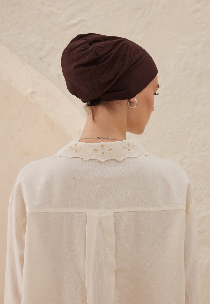 Coffee Silicone Non-Slip Bonnet Bitter side angle showing elegant silhouette