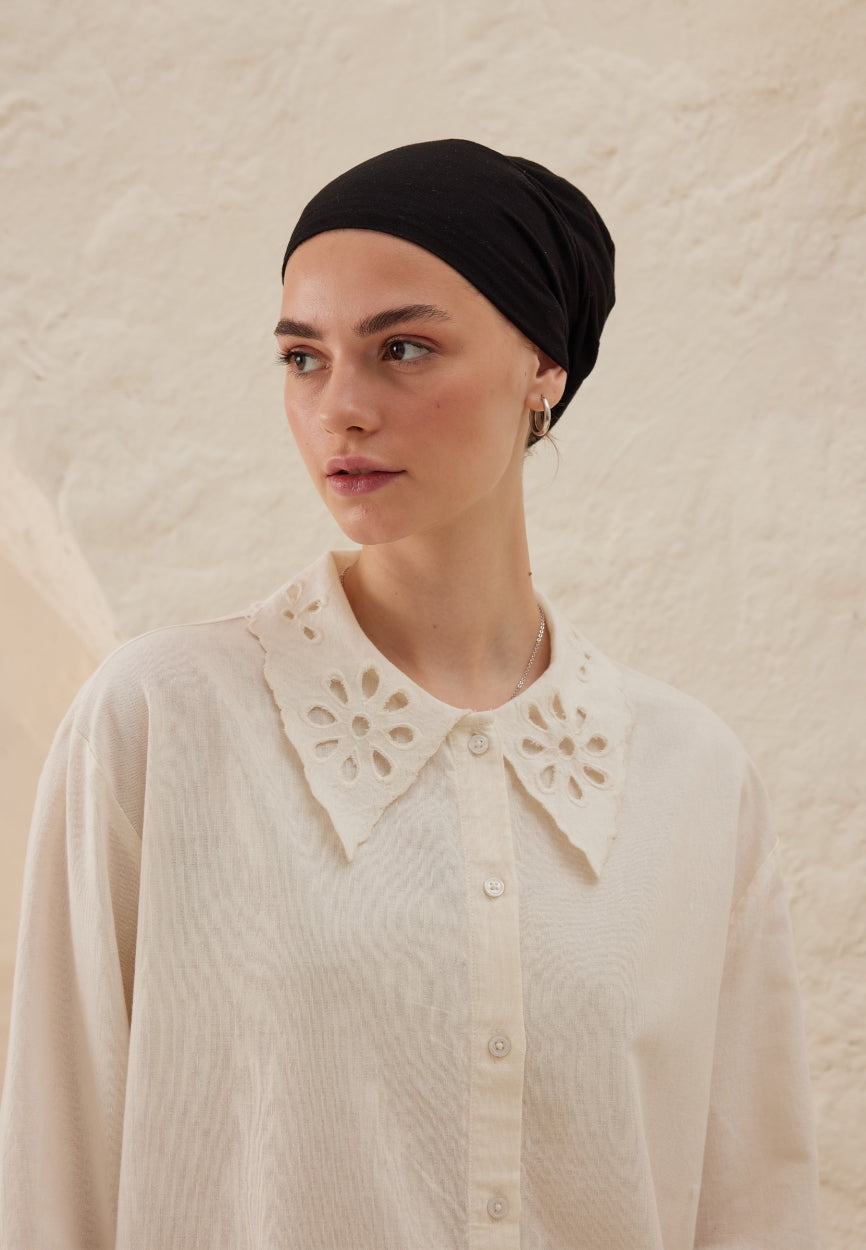 Front view of Black Silicone Non-Slip Bonnet, modest Scarf for weddings