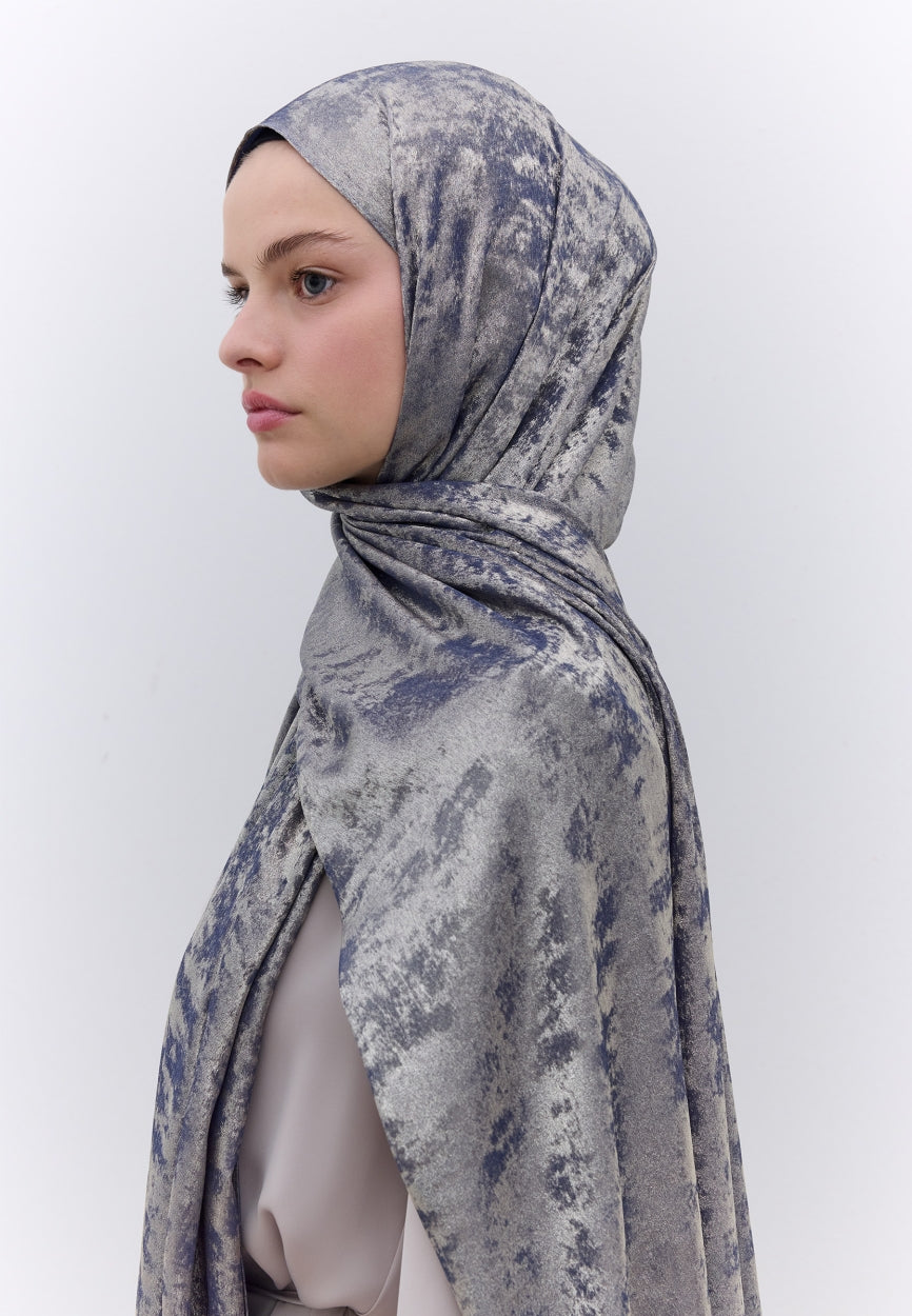 Qivola Silky Shimmery Scarf in Indigo, detail view