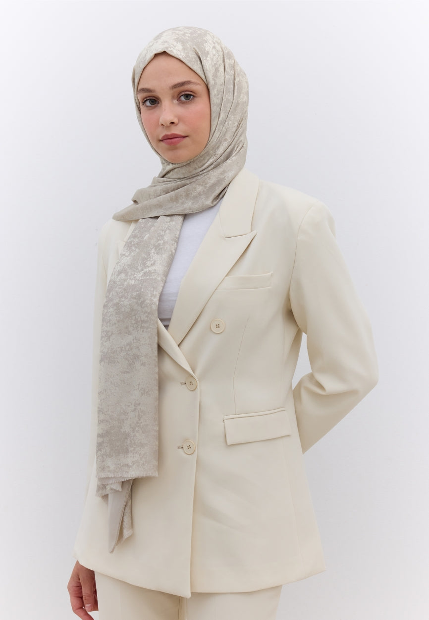 Qivola Silky Shimmery Scarf in Light, side view