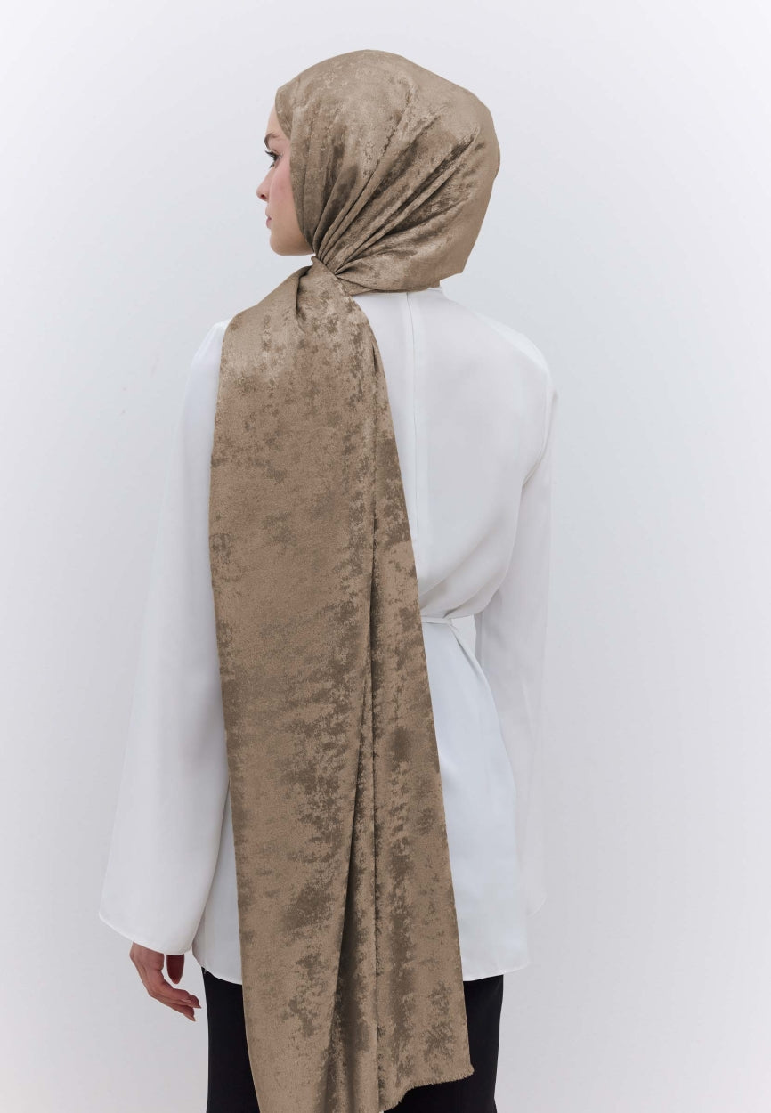 Qivola Silky Shimmery Scarf in Mink, back view
