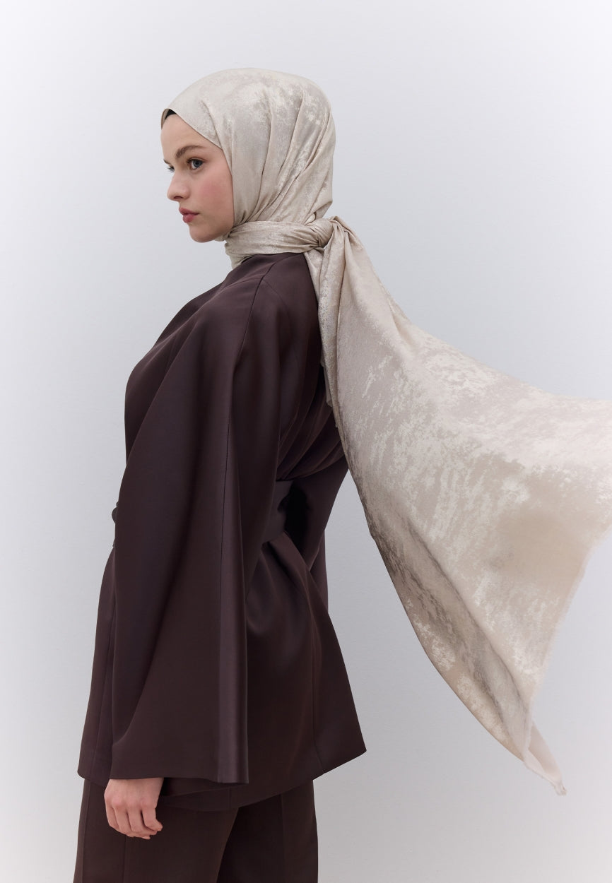 Qivola Silky Shimmery Scarf in Nude, styled look