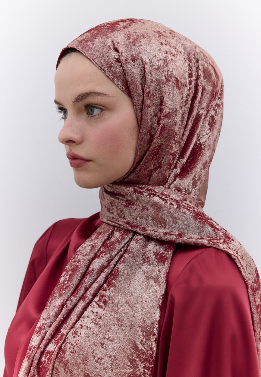 Qivola Silky Shimmery Scarf in Rejection, back view