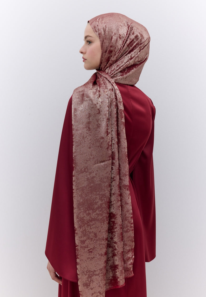 Qivola Silky Shimmery Scarf in Rejection, detail view