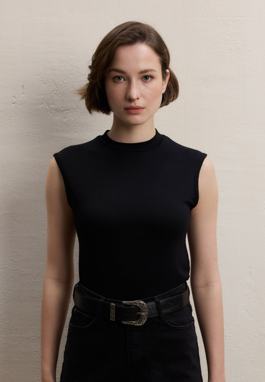 Qivola Sleeveless Bamboo Body Undershirt in Black, front view