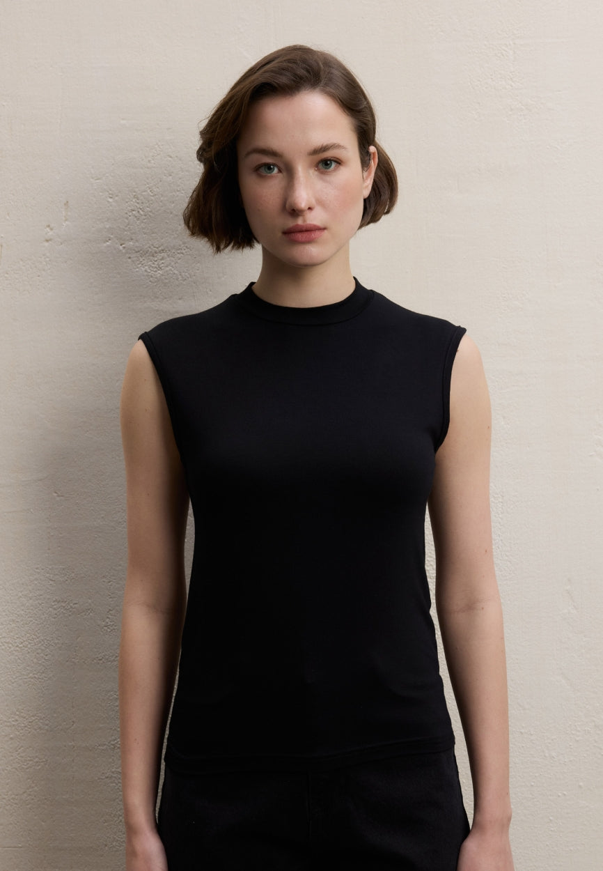 Qivola Sleeveless Bamboo Body Undershirt in Black, side view