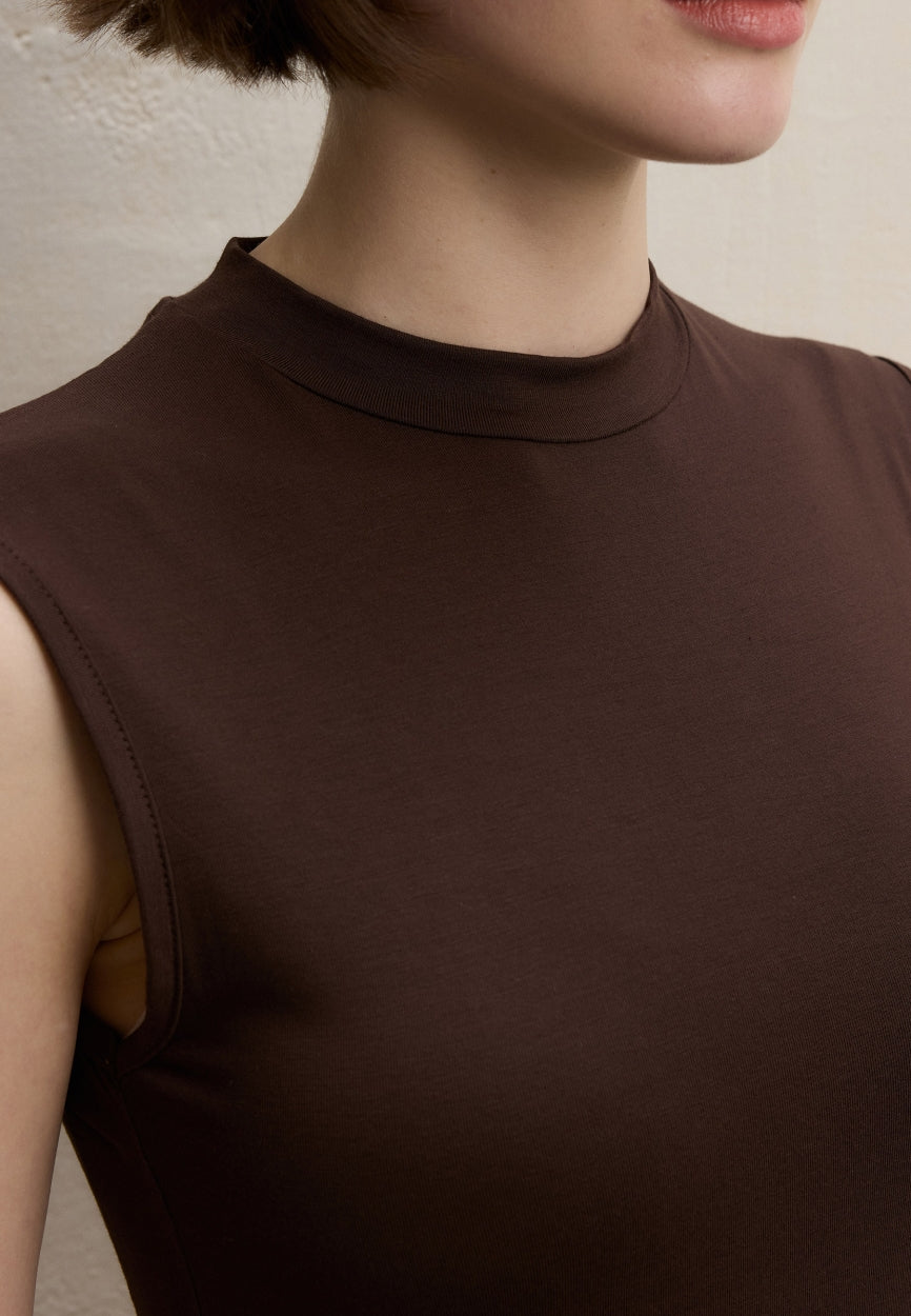 Qivola Sleeveless Bamboo Body Undershirt in Brown Coffee, detail view (variant 1)