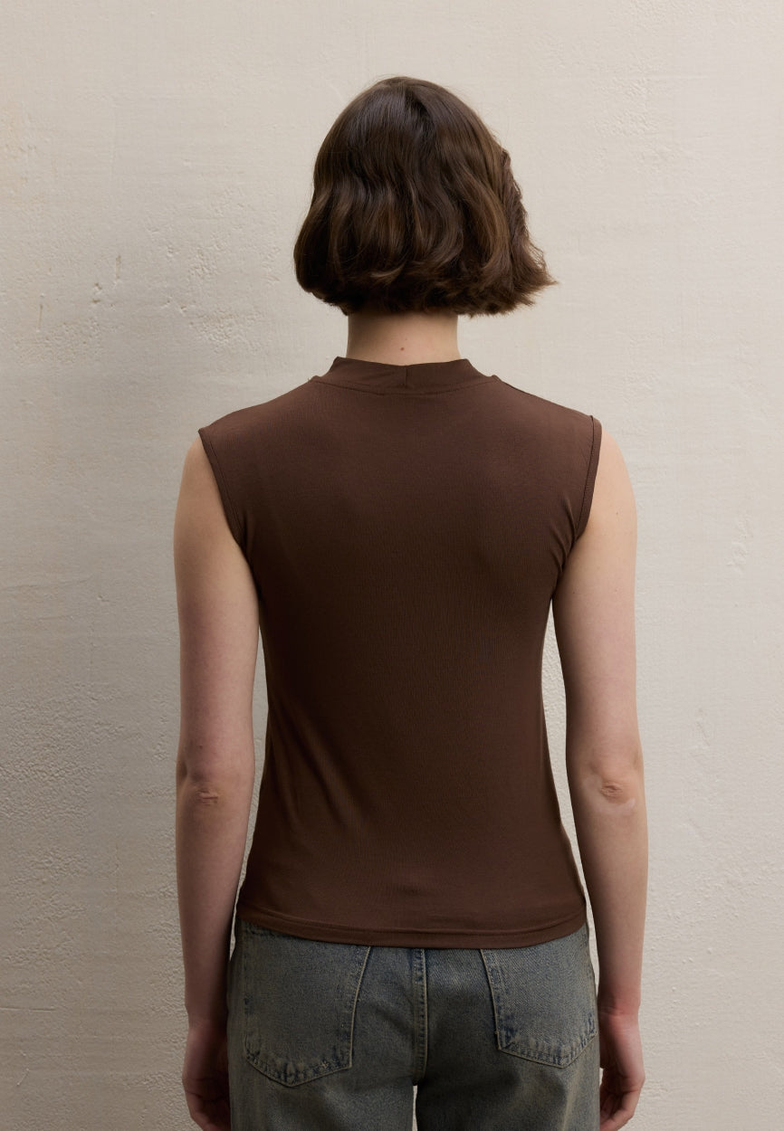 Qivola Sleeveless Bamboo Body Undershirt in Brown Coffee, detail view (variant 2)