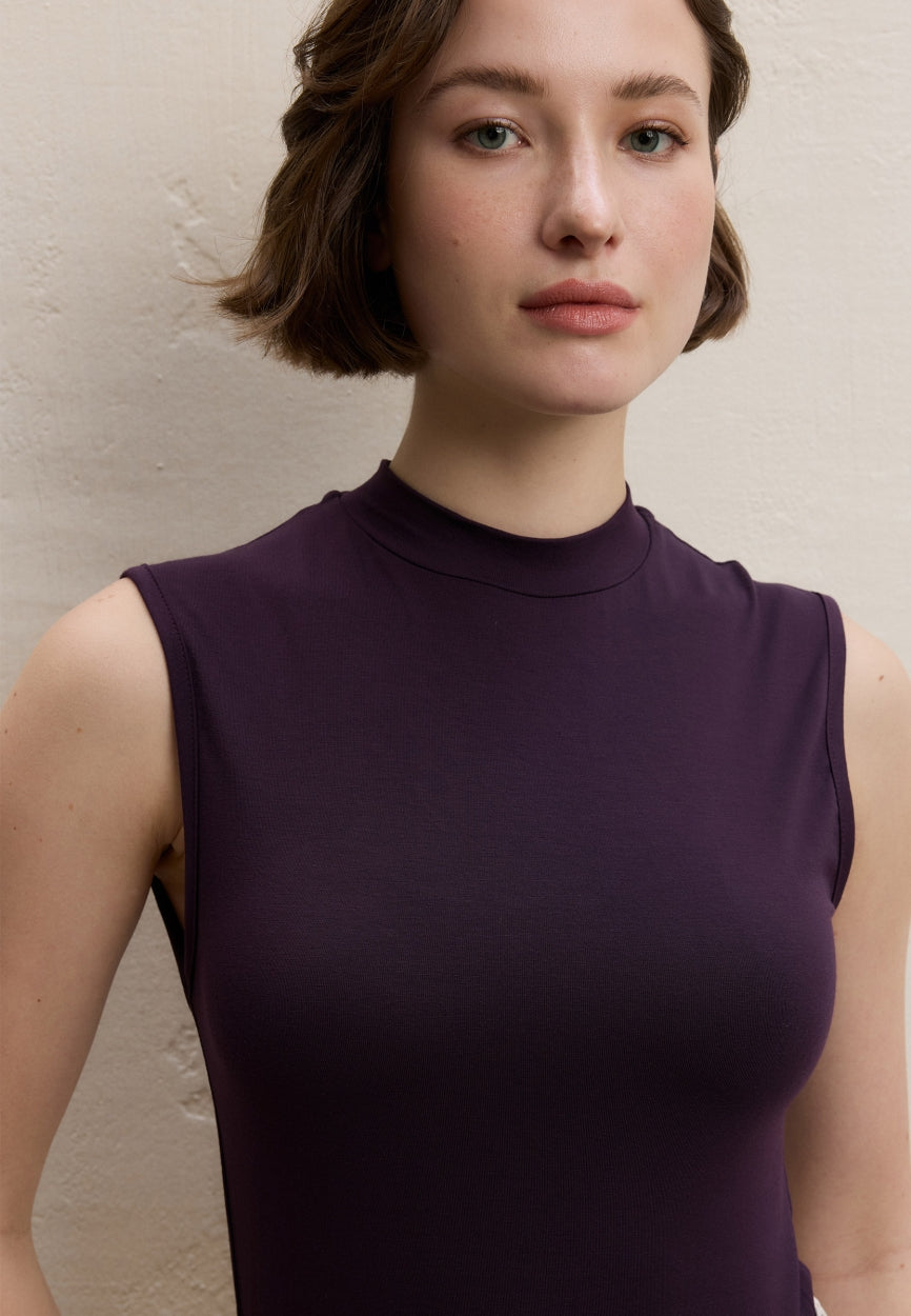 Qivola Sleeveless Bamboo Body Undershirt in Bruise, side view